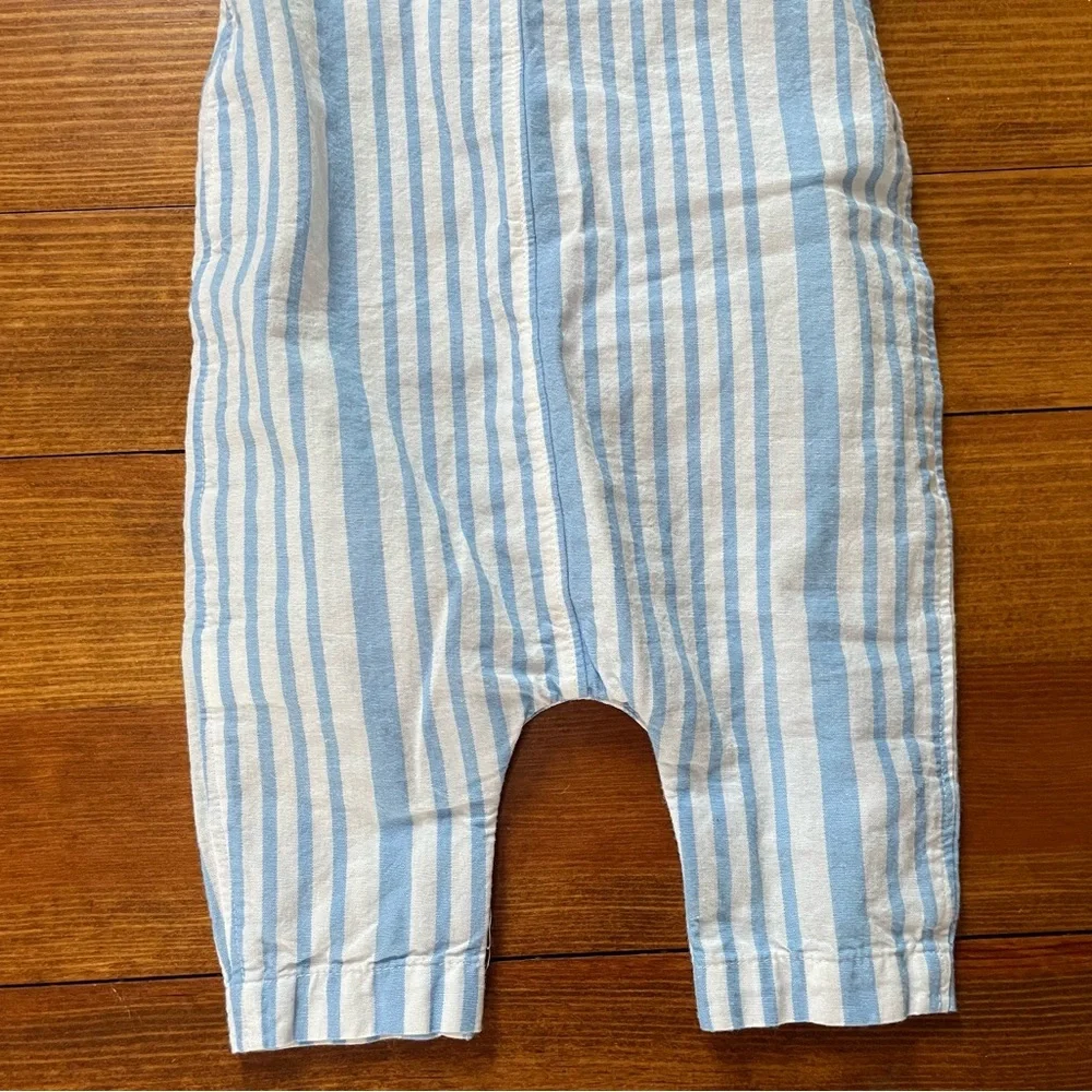 Monica & Andy Light Blue Seersucker Button Romper Size 0-3 Months